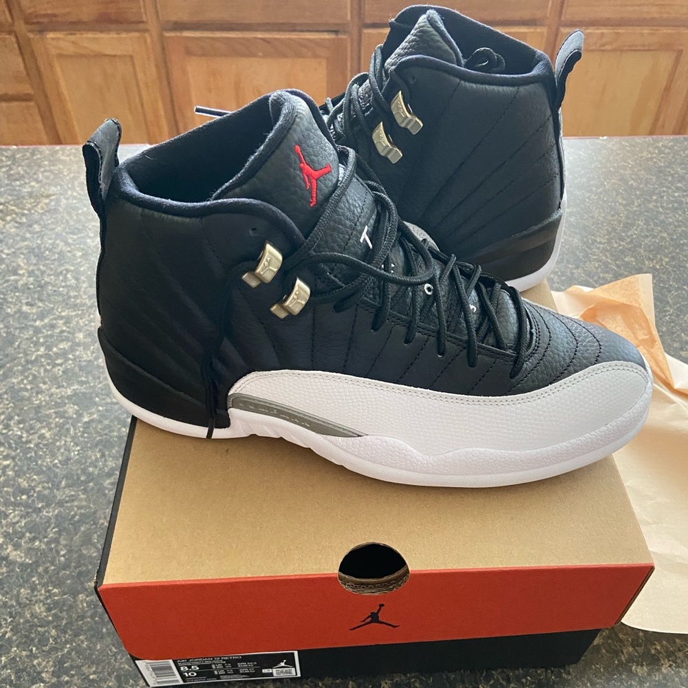 AIR JORDAN 12 RETRO 'PLAYOFF' 2022 NWT SIZE 8.5 MEN